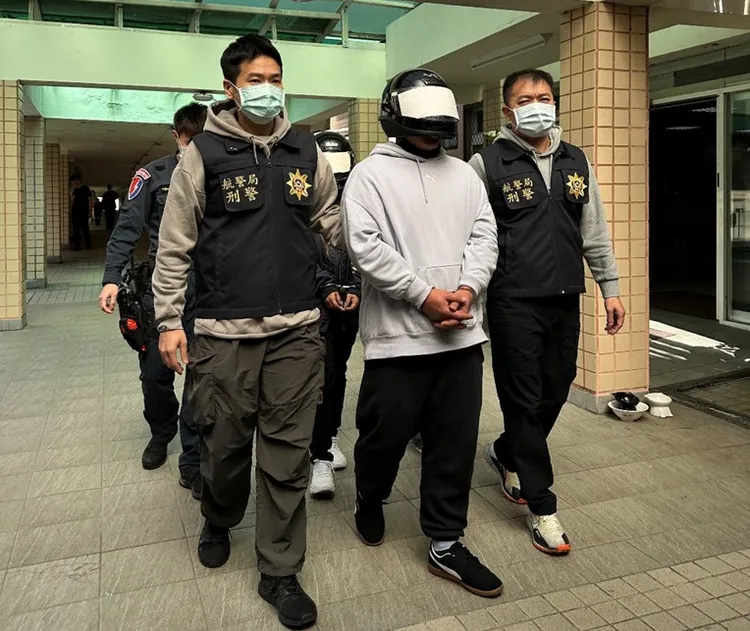 指示泰國籍女員工運毒入境的江姓男子及其趙姓妻子，遭到警方逮捕。翻攝畫面