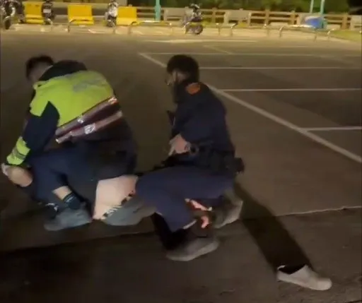 酒駕男出言挑釁、推打警員　蘆竹警強力壓制法辦