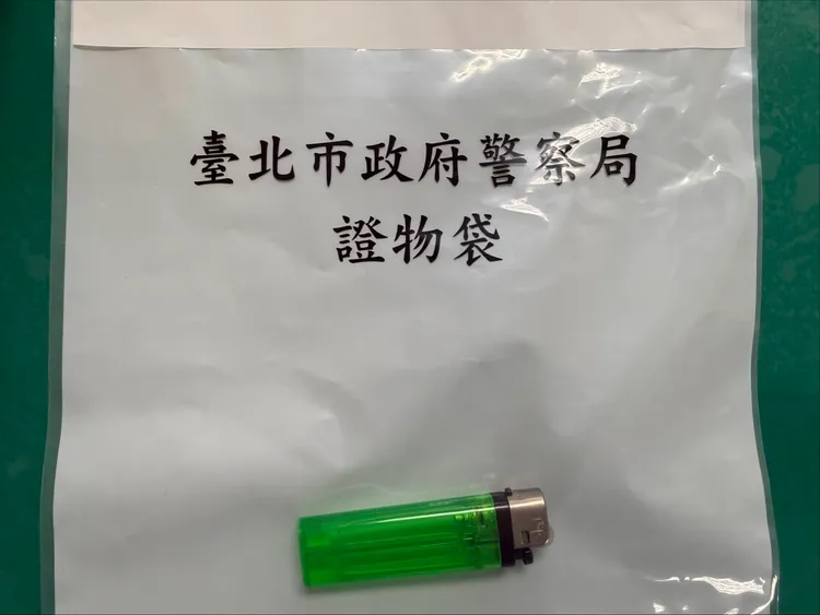 警方查扣打火機。翻攝畫面