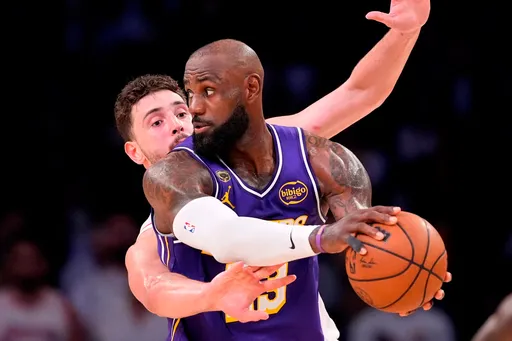 「詹皇」火了！嗆火箭中鋒「軟大個」　但卻創18年來冏紀錄