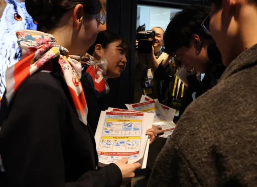 東京羽田機場大當機！班機停飛、誤點　安檢區塞爆