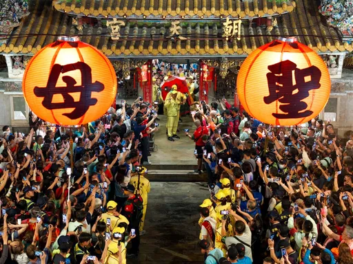 白沙屯媽起駕回鑾！　3小時刈火儀式跨日完成　北港宛如不夜城