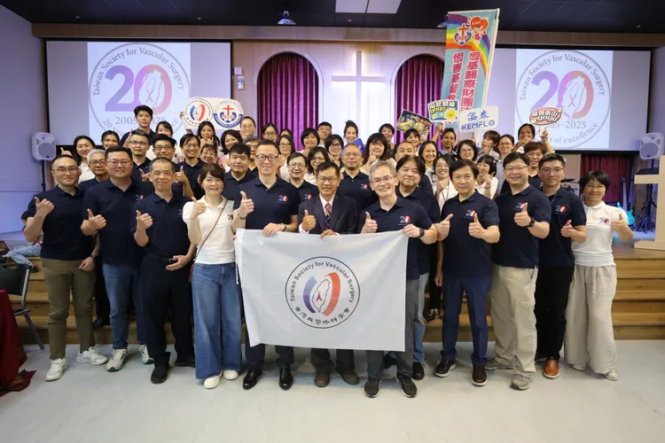 義診團隊集結超過20位醫師。台灣血管外科學會提供