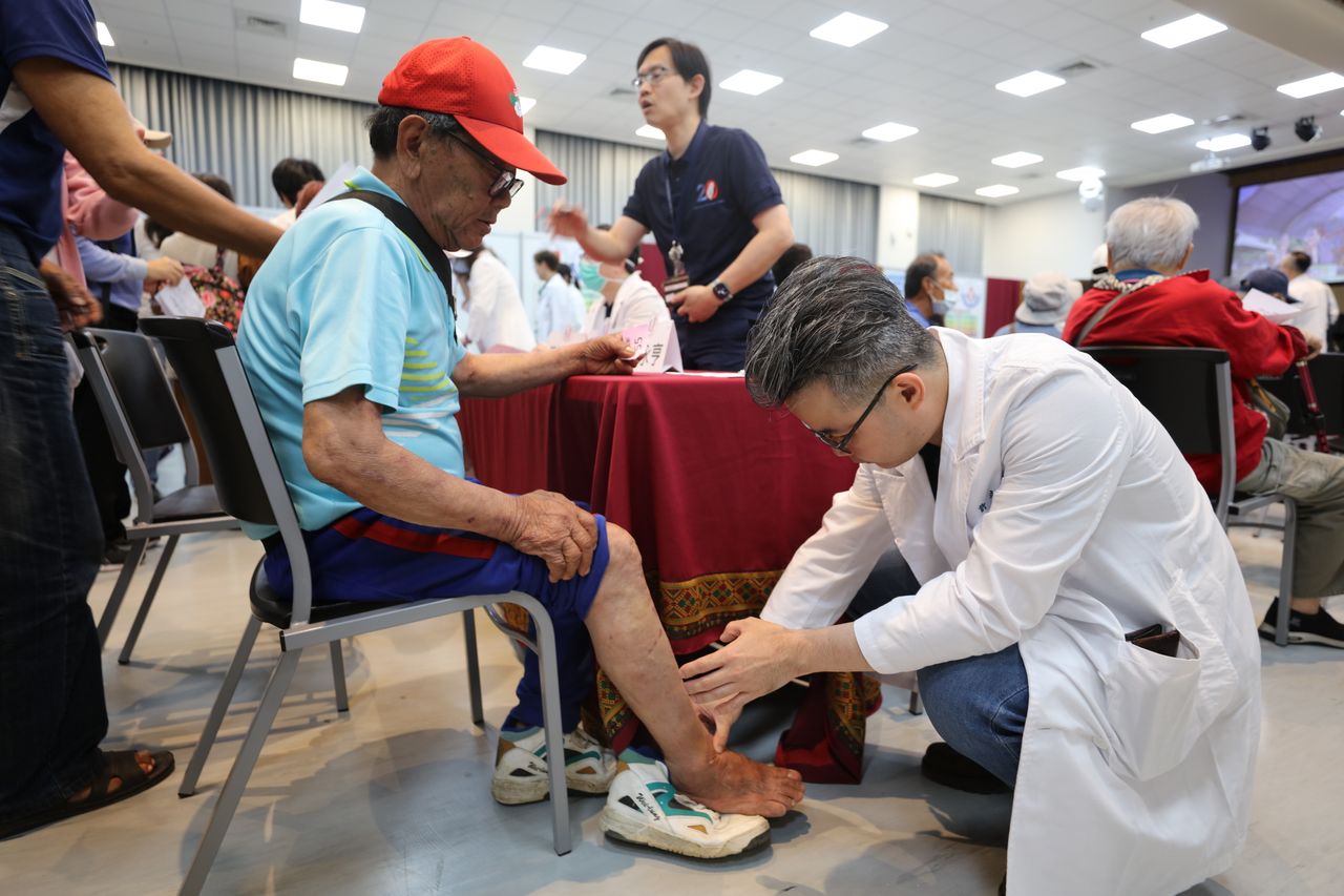 台灣血管外科學會恆春義診 偏鄉醫療服務逾500人