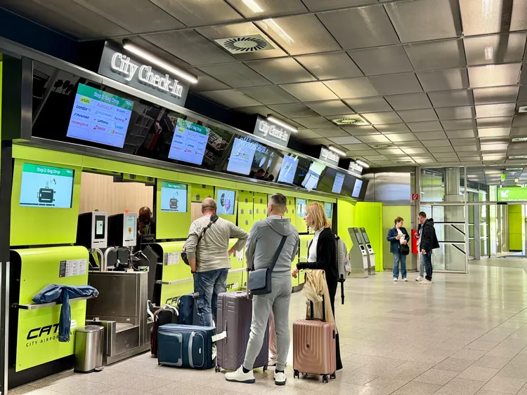 長榮航空也將自5月18日起與維也納機場快線合作，可在航班起飛2小時前線上報到，就可憑車票於中央車站預掛行李。莊偉祺攝