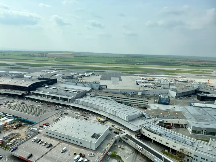 奧地利的維也納機場因位置相當於歐洲中心點，是往來東西南北歐必經之地。莊偉祺攝