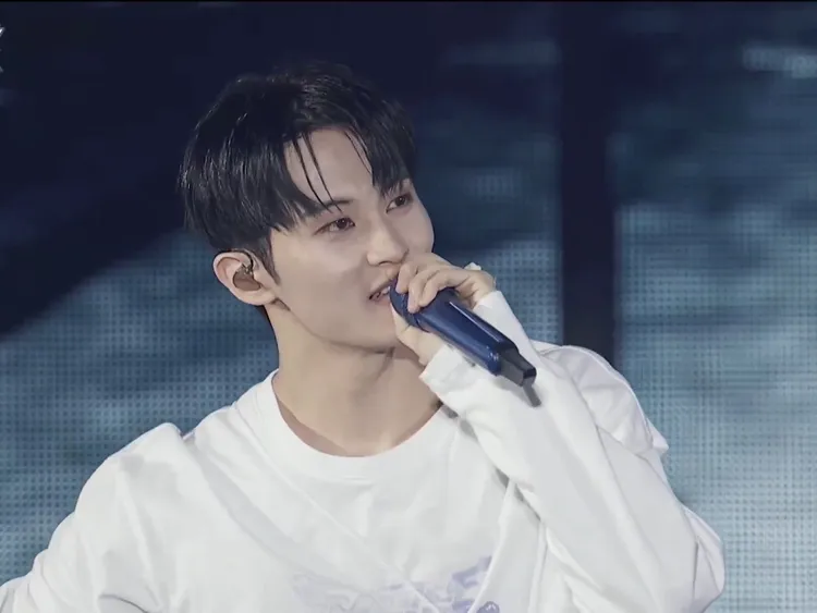 Mark上週3月29日在NCT DREAM最後一場演出中講感言，空氣中瀰漫悲傷的氣息。翻攝X