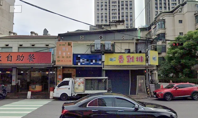 該鐵皮屋拆除前。翻攝畫面