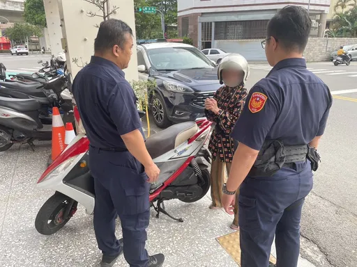 迷途婦躊躇警所外不敢進去　台中警主動關切助返家