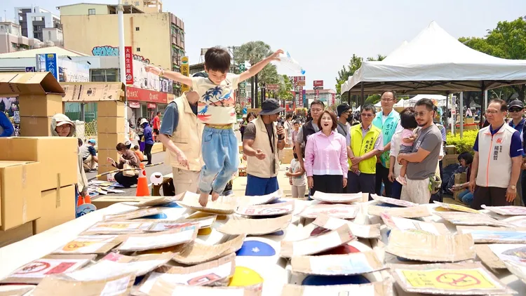 活動現場不僅孩子玩得開心，家長們也紛紛給予高度肯定。縣府提供