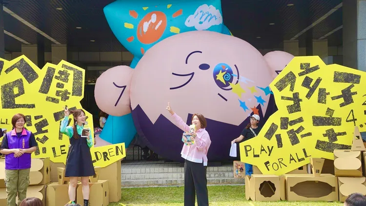 縣長周春米將縣府打造成孩子最喜歡的大型遊戲場