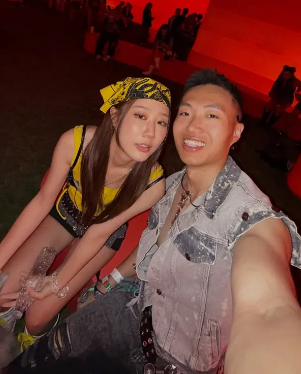 金針菇和黃大謙開心合影。翻攝黃大謙IG