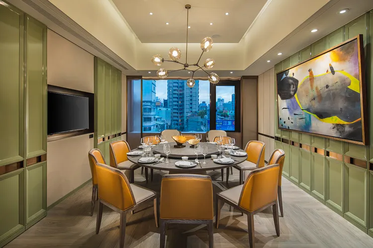 青雅中餐廳4月推出「平日快閃港點吃到飽」，可享逾20道經典料理無限供應。台北新板希爾頓酒店提供