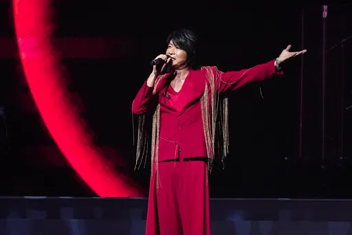 等了18年！終於盼到「候鳥」游鴻明回台　《孟婆湯》一開口全場嗨瘋了