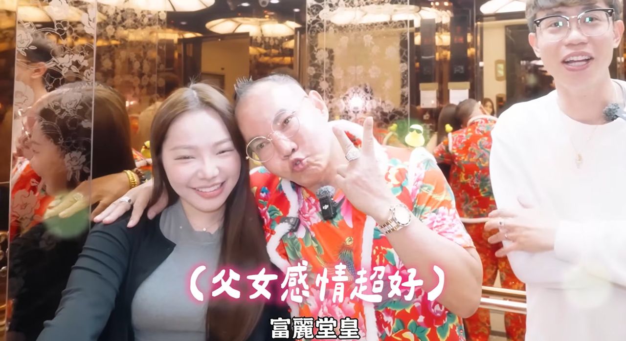 吊車大王首同框寶貝千金 曝女兒賣車原因!砸500萬再送她保時捷