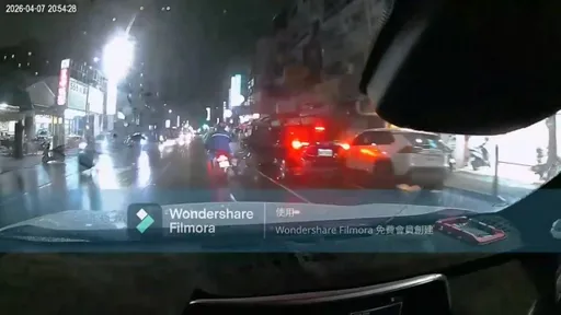 轎車車禍停並排！開門殺又擊落單車騎士再撞機車　連環事故警方出手了