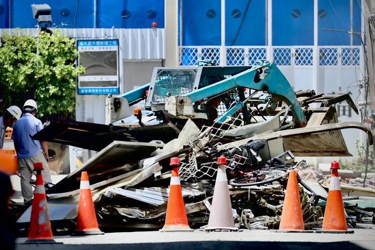 自2023年起，先後發生大直基泰建設工地塌陷案，導致周邊住宅傾斜受損。資料照