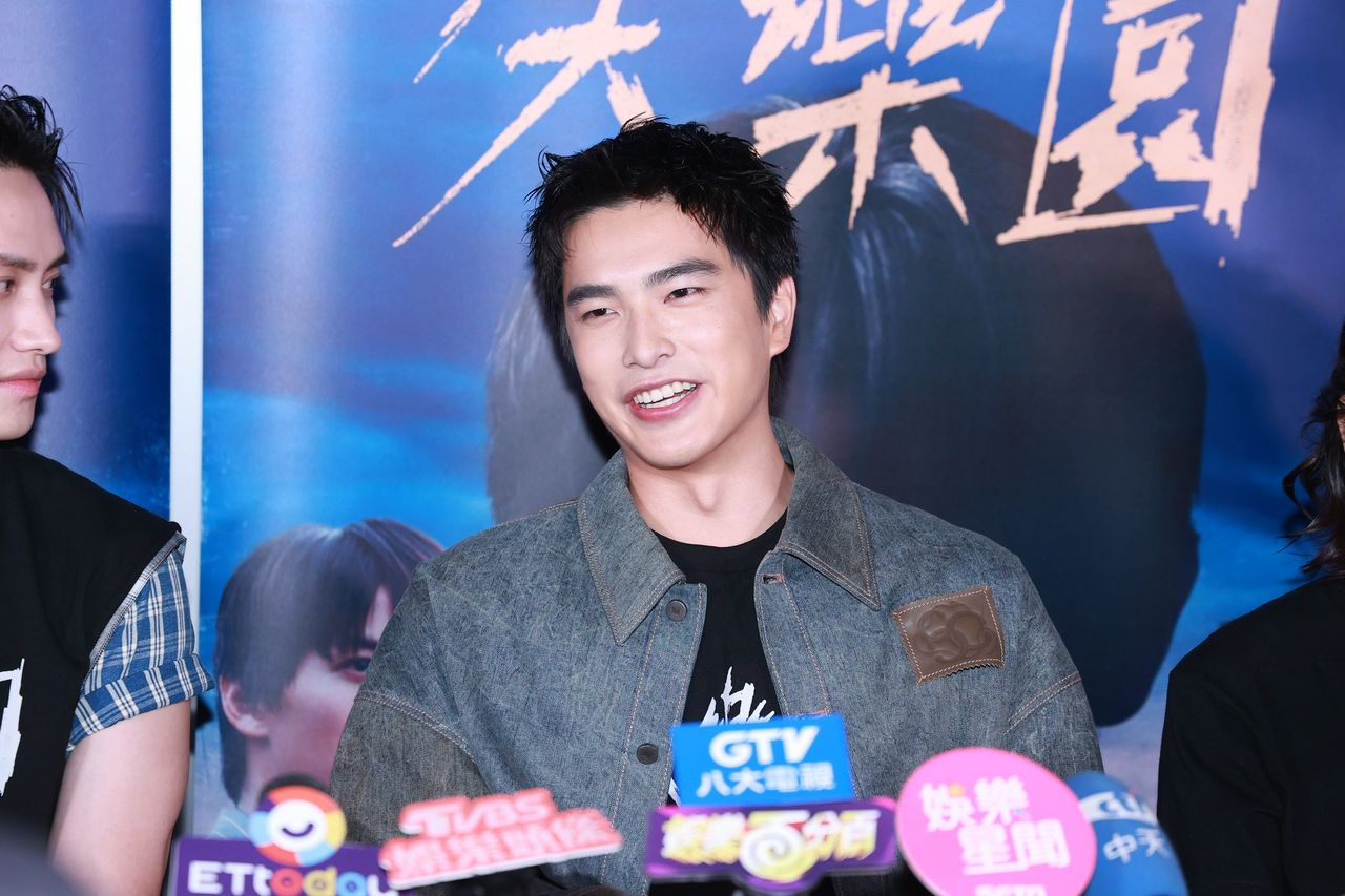 曾敬驊爆秘戀美妝網紅 首現身結巴喝水這樣說