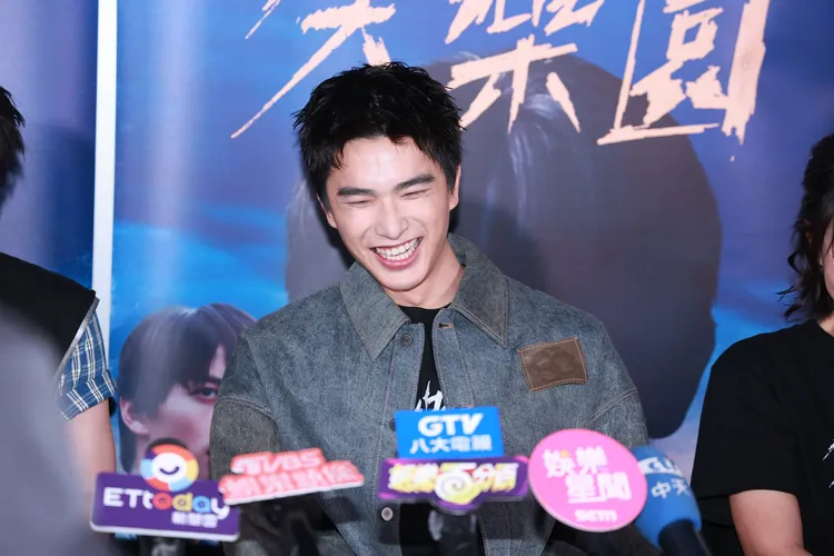 曾敬驊。攝影中心攝