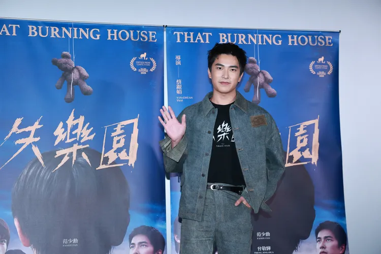 曾敬驊。攝影中心攝