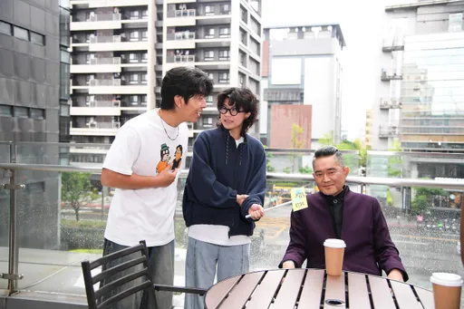 江國賓演到一半突被「哈哈台」街訪　主持人直接脫口：阿伯！　