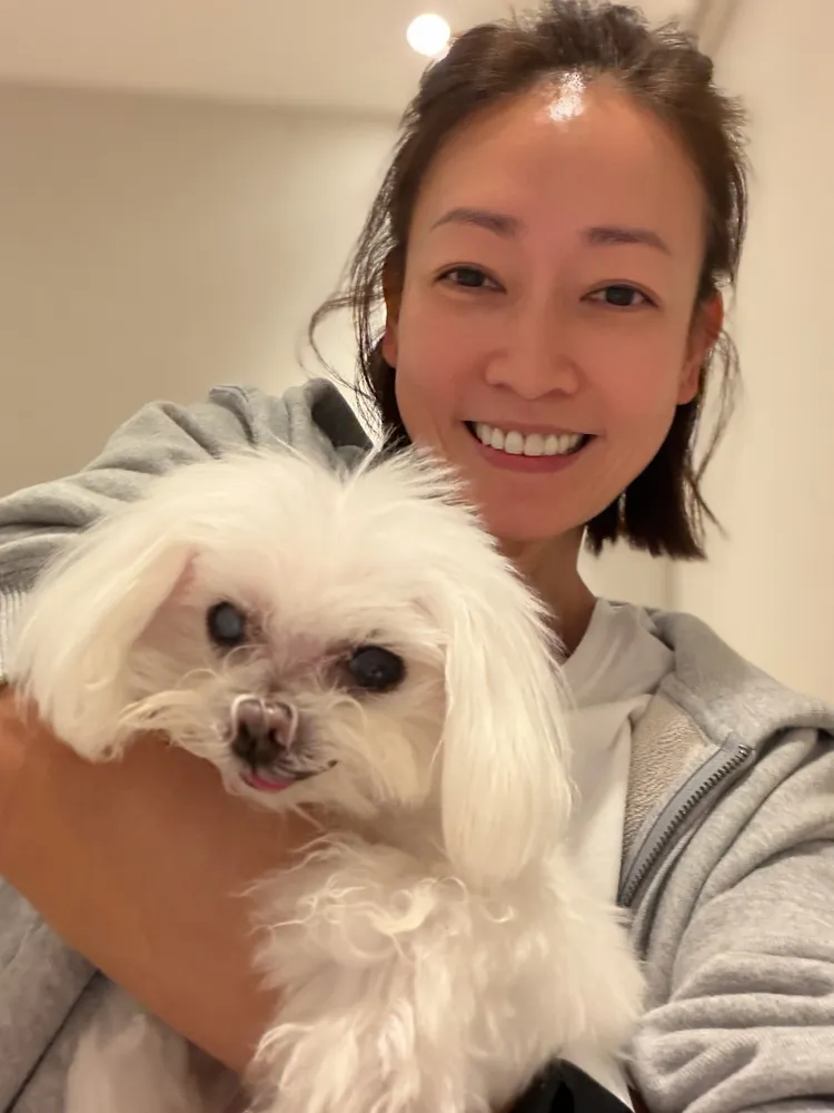 潘慧如對待毛孩非常溫柔。翻攝自潘慧如臉書