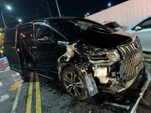 20歲男開「運兵車」載女友　竟毒駕高速追撞翻覆釀1傷