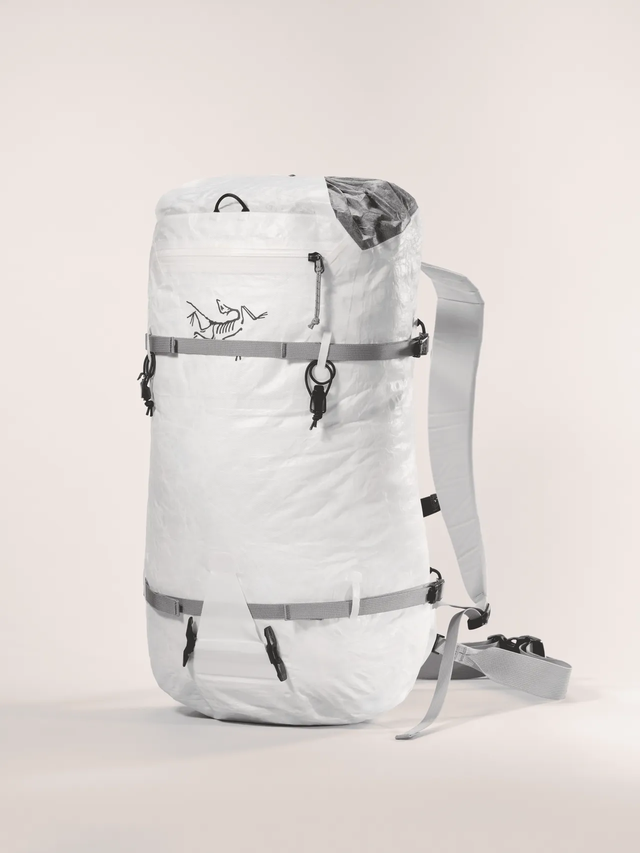 Arc'teryx S26 Alpha SL 30 Backpack登山包（石膏白），1萬6800元。品牌提供
