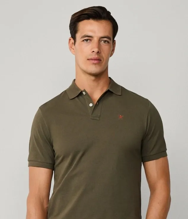 威廉穿的是中價位品牌 Hackett的卡其色Polo衫，售價90英鎊（約3845元台幣）。