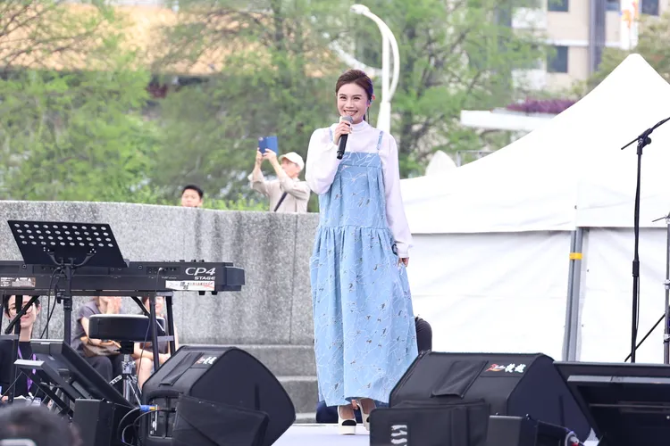 朱海君在台上演唱狀態極佳。攝影中心攝