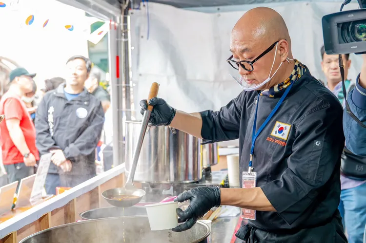 南韓龜尾市首度組團到桃園以美食展開城市交流。秘書處提供