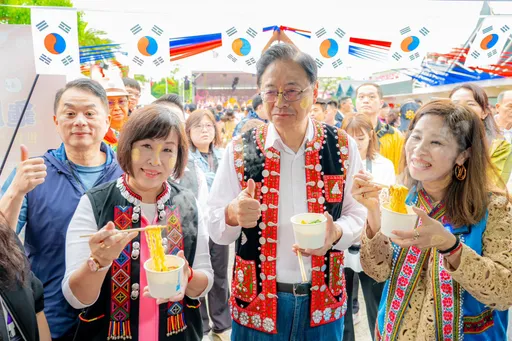 桃園龍岡米干節飄香！　各國使節共襄盛舉推廣美食外交