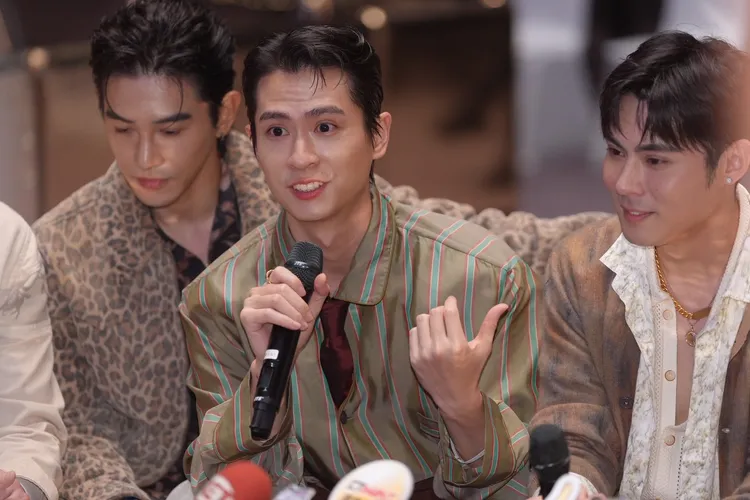 石知田（中）形容做春夢像回到國小，被猛虧。