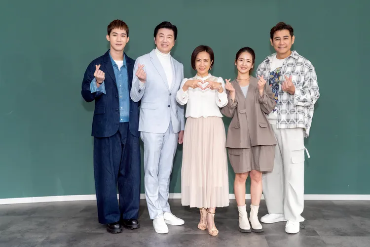 楊鎮（左起）、吳皓昇、陳仙梅、臧芮萱、陳熙鋒今天出席新戲記者會。大愛電視提供