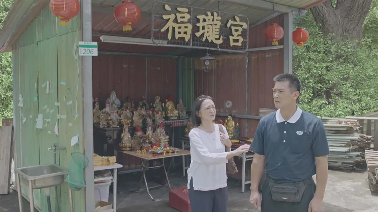 梁家榕戲裡擔心伊正設立環保站的決定。大愛提供