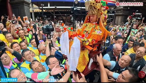 「進喔！進喔！」白沙屯媽抵達北港朝天宮　信眾歡呼「媽祖我愛祢」