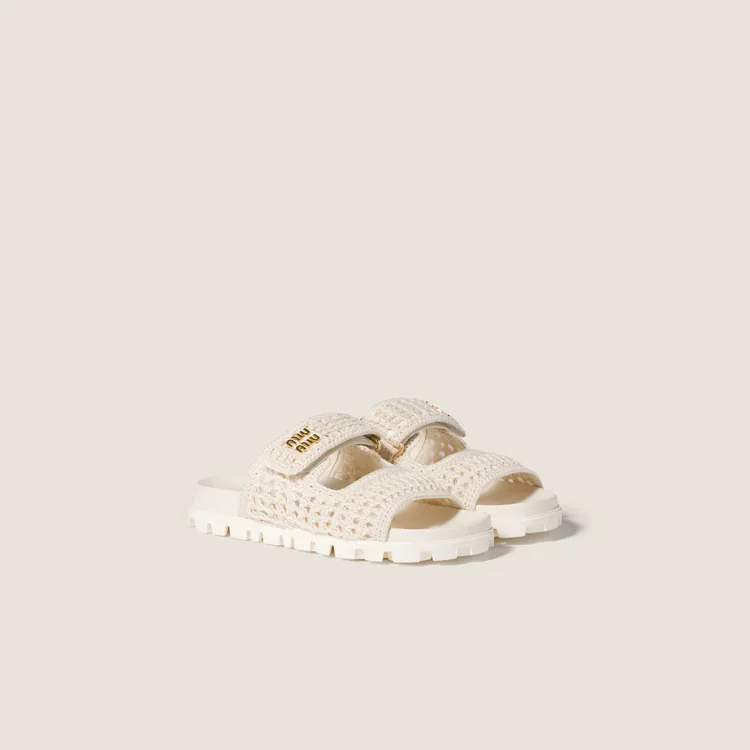 MIU MIU鉤織休閒鞋。品牌提供