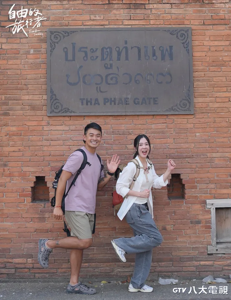 融融與搭檔黃可欣前進泰國。八大電視提供