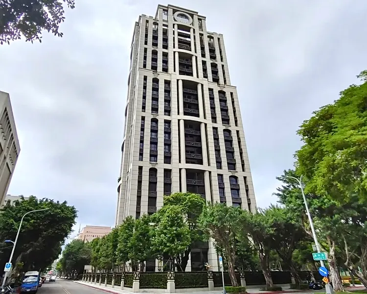 周杰倫2010年以4.5億元購入捷運小南門站旁2戶「元大一品苑」。特勤中心攝