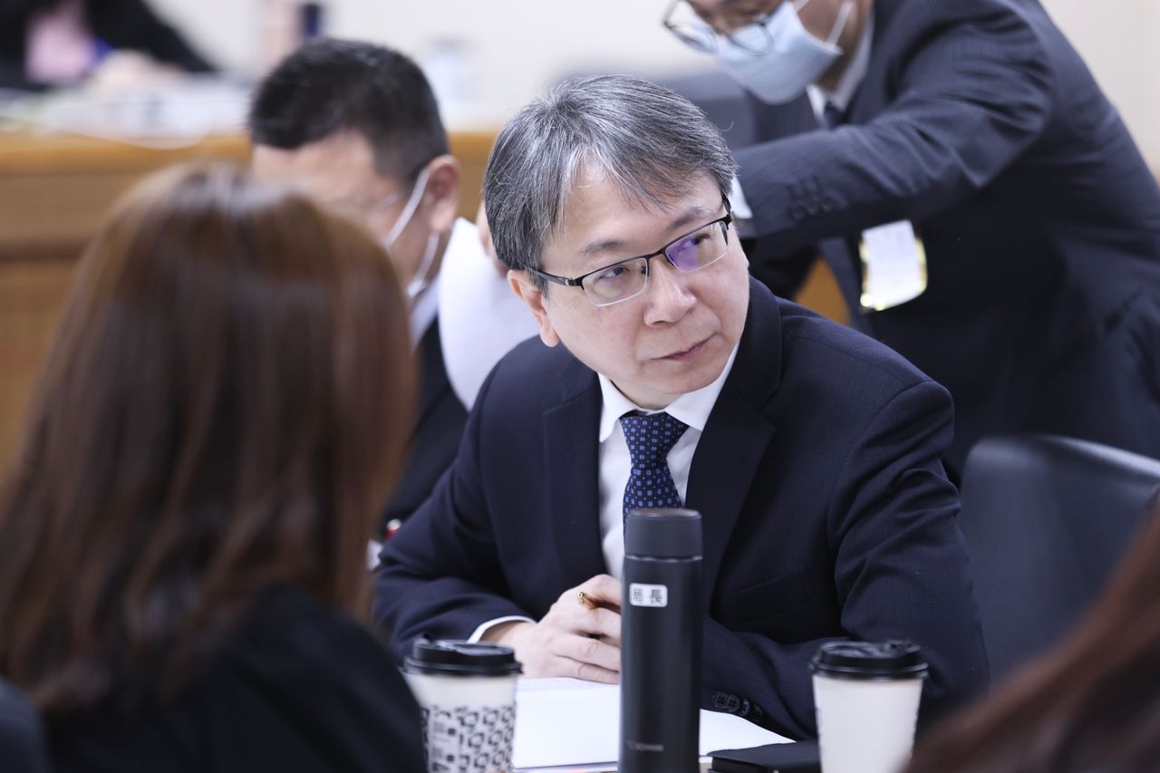 鄭麗文訪中 國安局長示警:兩岸交流背後有統戰目的