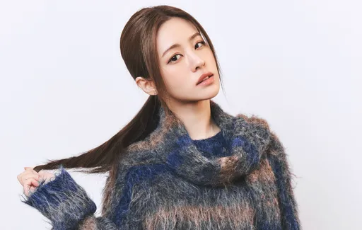 甜美女歌手「餘頟不足」翻遍全身都沒錢　直接攔路人借現鈔