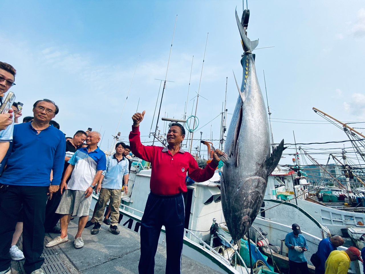 2026屏東黑鮪魚季第一鮪確認!「富漁慶2號」拔頭籌 8日上午10點拍賣