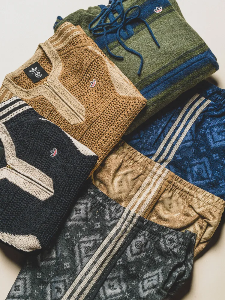 Mundial系列服飾單品則延續CLOT標誌性的針織工藝。品牌提供