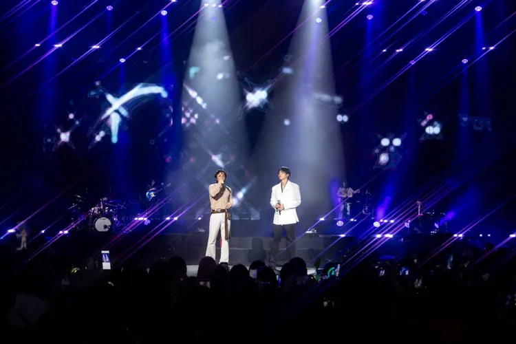 李洪基（左）和李昇基在台上互相吐槽。SYL TW提供