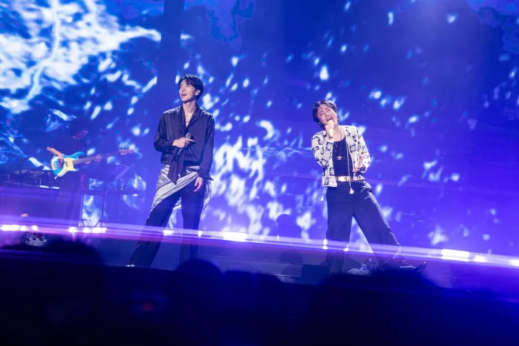 李昇基（左）和李洪基投入演出。SYL TW提供