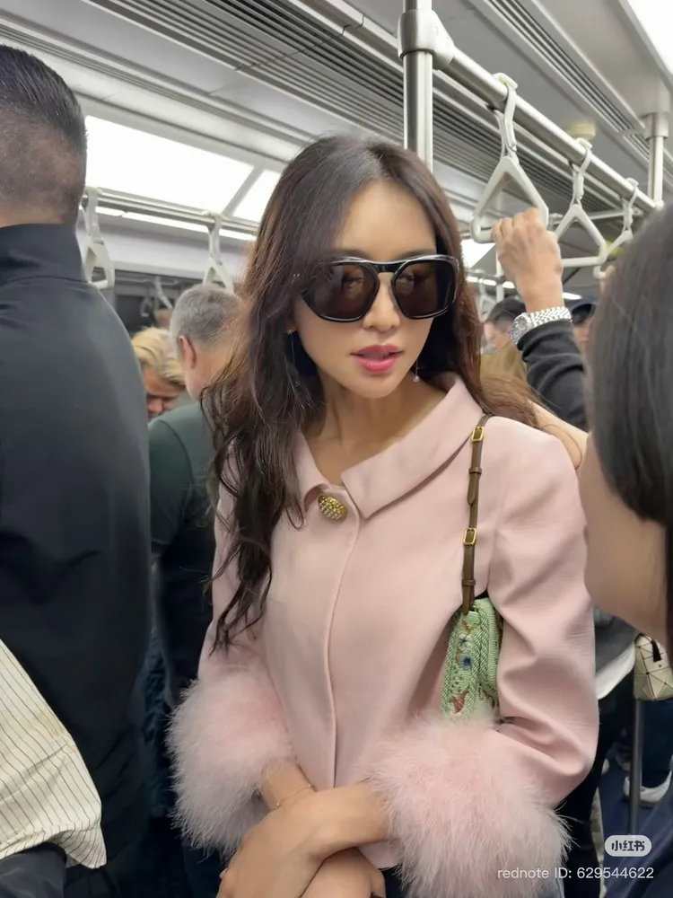 林志玲搭地鐵。翻攝林志玲小紅書