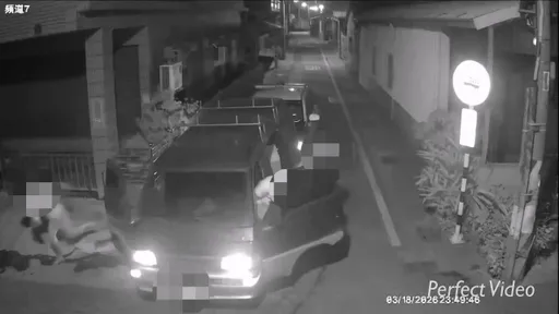 小貨車拒檢逃逸遭警圍捕！3嫌棄車逃逸　竟是「移動式製毒工廠」