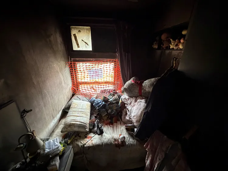Dorz的房間被燒得面目全非。路透社/Dorz張提供