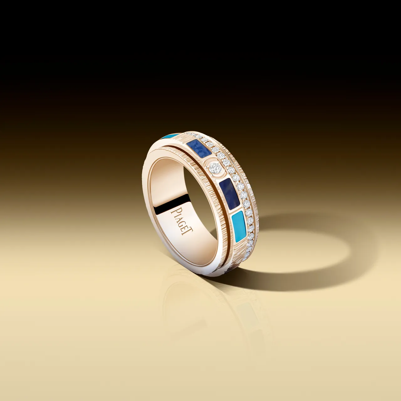 Possession Vibrant Palace系列18K玫瑰金彩色寶石鑽石戒指。品牌提供