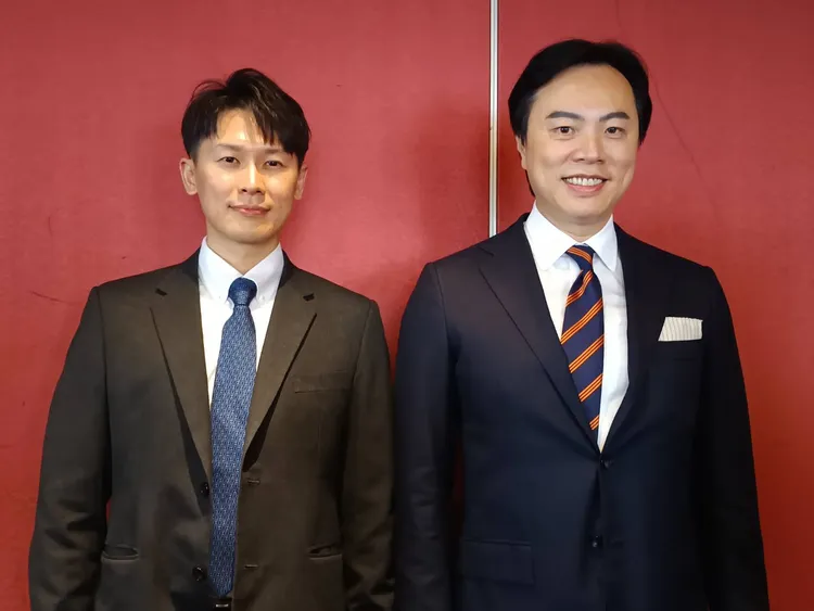 近期全球晶片供應仍具不確定性，橙的電子已提前推進晶片替代方案與供應鏈彈性調整策略。圖右為橙的電子董事長許欽堯，圖左為財務長陳奕儒。許麗珍攝